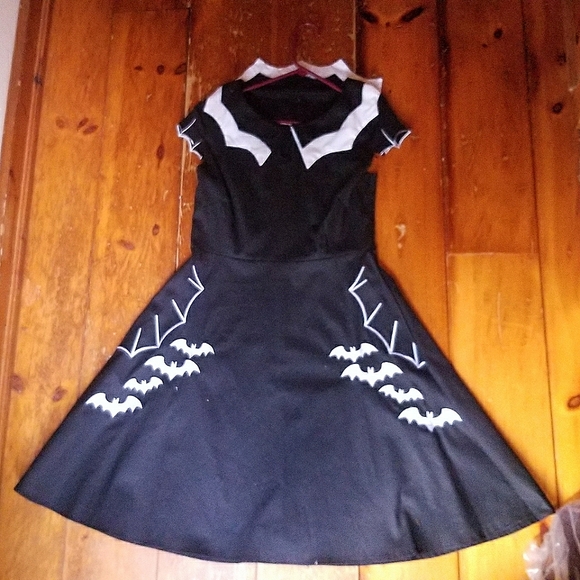 Fabulous NWOT Bat Dress, perfect for Halloween! Medium - Picture 5 of 11